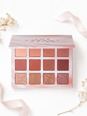 LAWLESS - VIRAL The Dreamy Dozen Volume Two Talc-Free Eyeshadow Palette